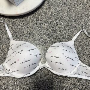 Victoria’s Secret bra 34A